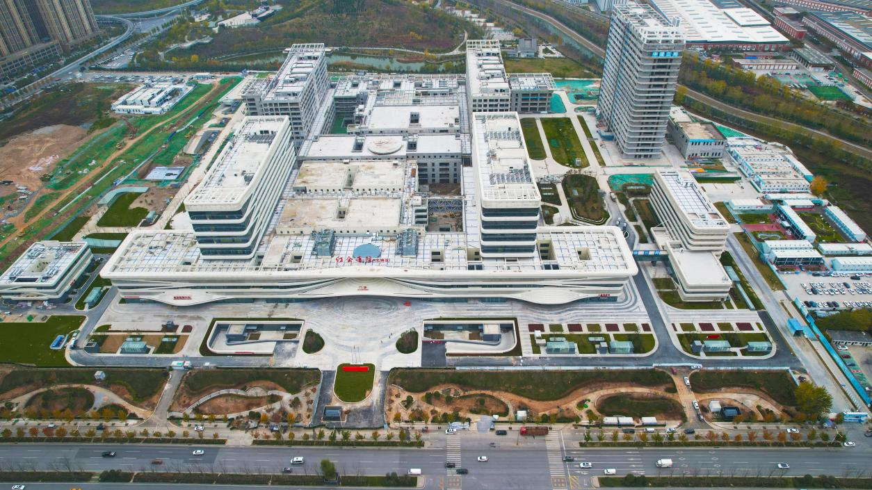 红会医院高铁新城院区室外景观施工完成