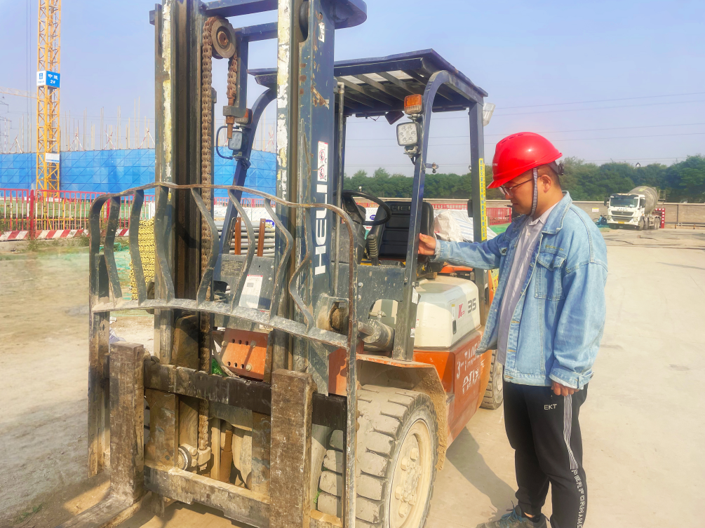 强化在建项目监管，经发置业开展施工工艺、设备及材料专项检查