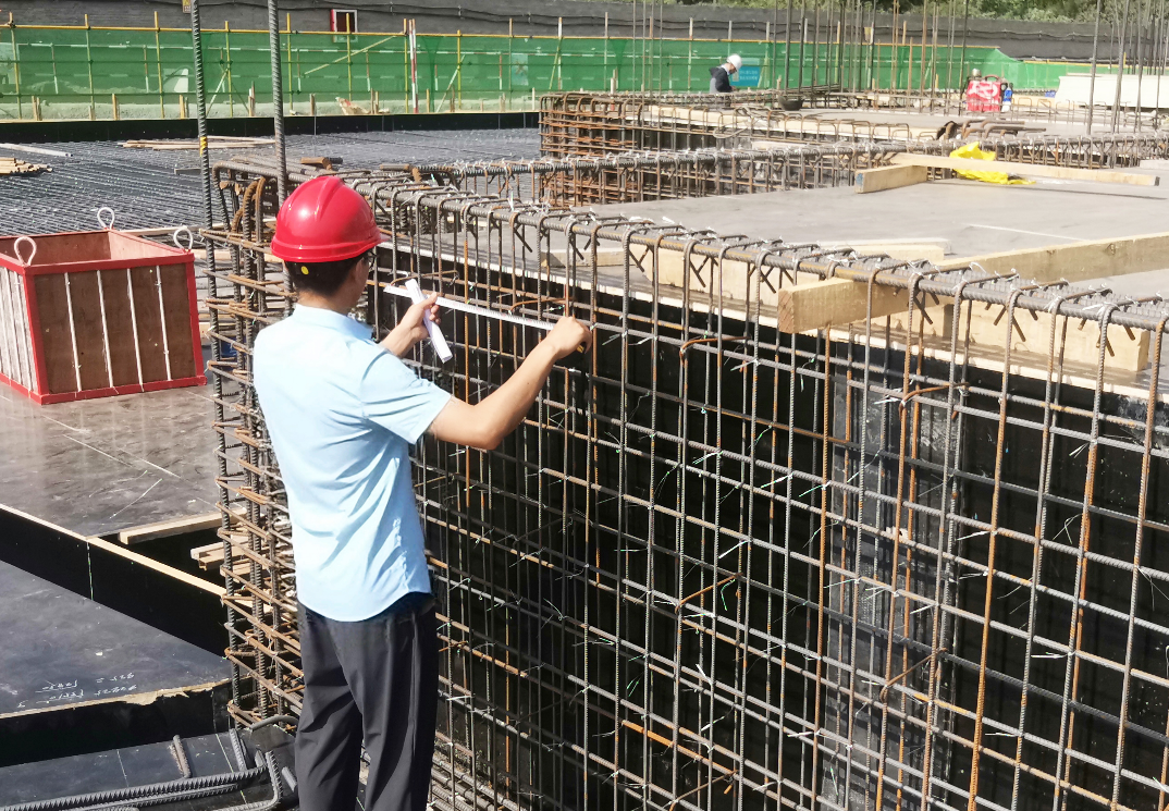 严把质量关口，夯实工程根基