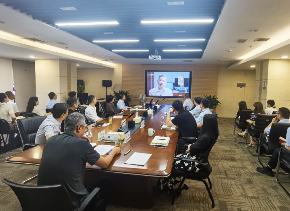 经发置业党支部开展集中整治“违规吃喝”专题学习