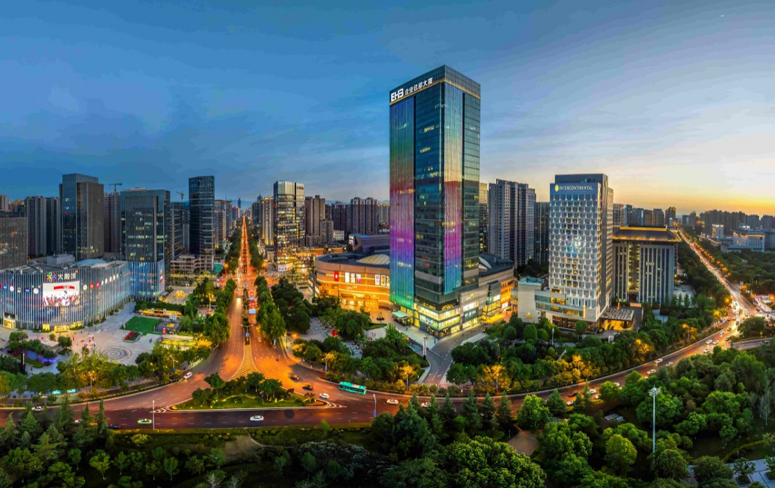 白桦林晓带你看经开丨揭秘，如何用产业实力反哺城市升级？