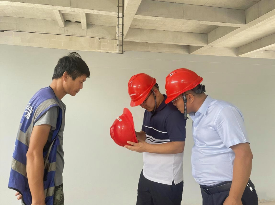 从“配”到“用”全把关，夯实安全生产基础