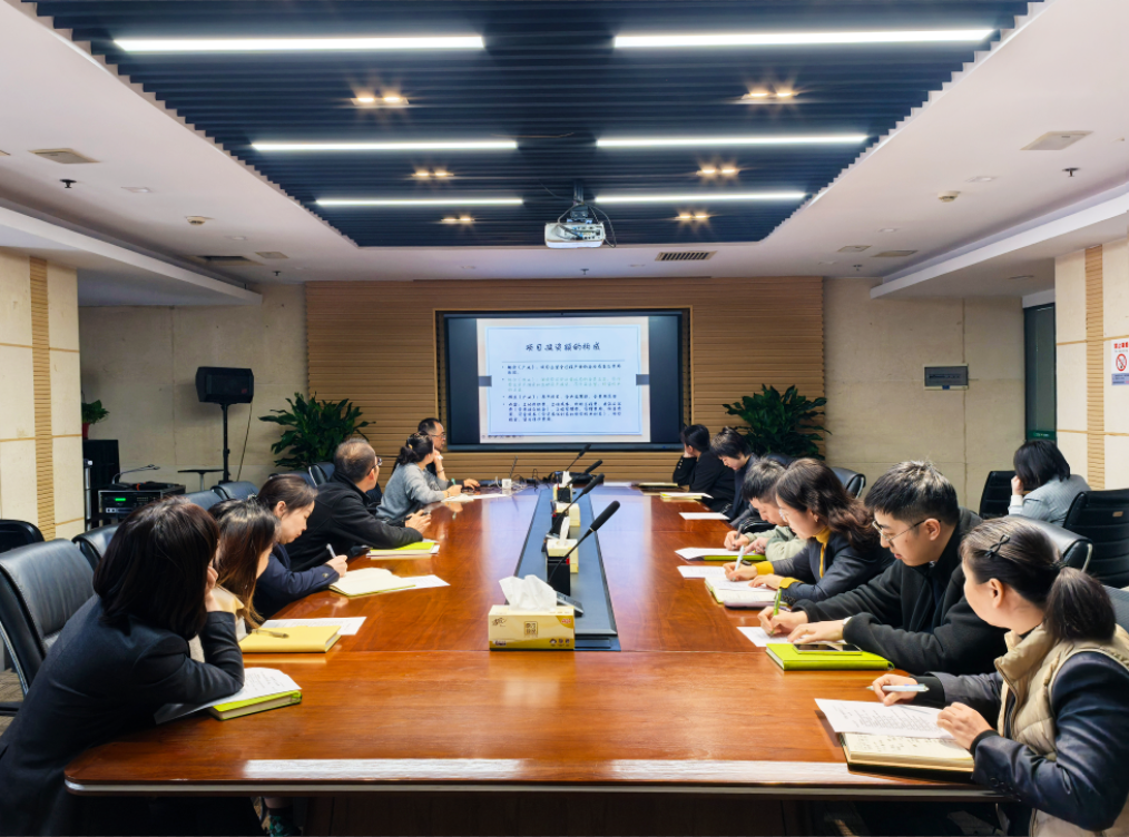 以讲促学强业务，以学促干提质效